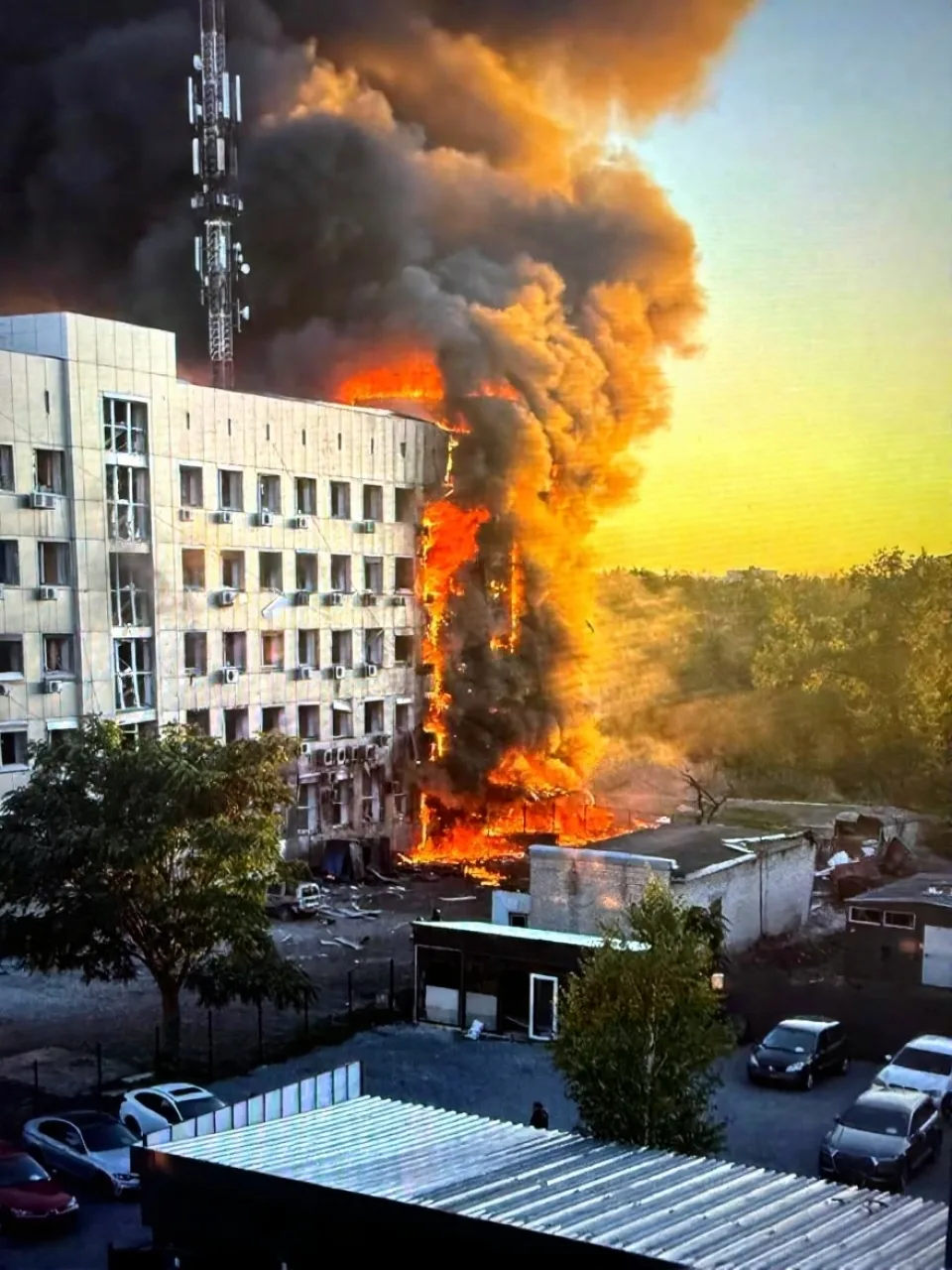 💥🔌В Павлограде Днепропетровской области прилёт по зданию ДТЭК*