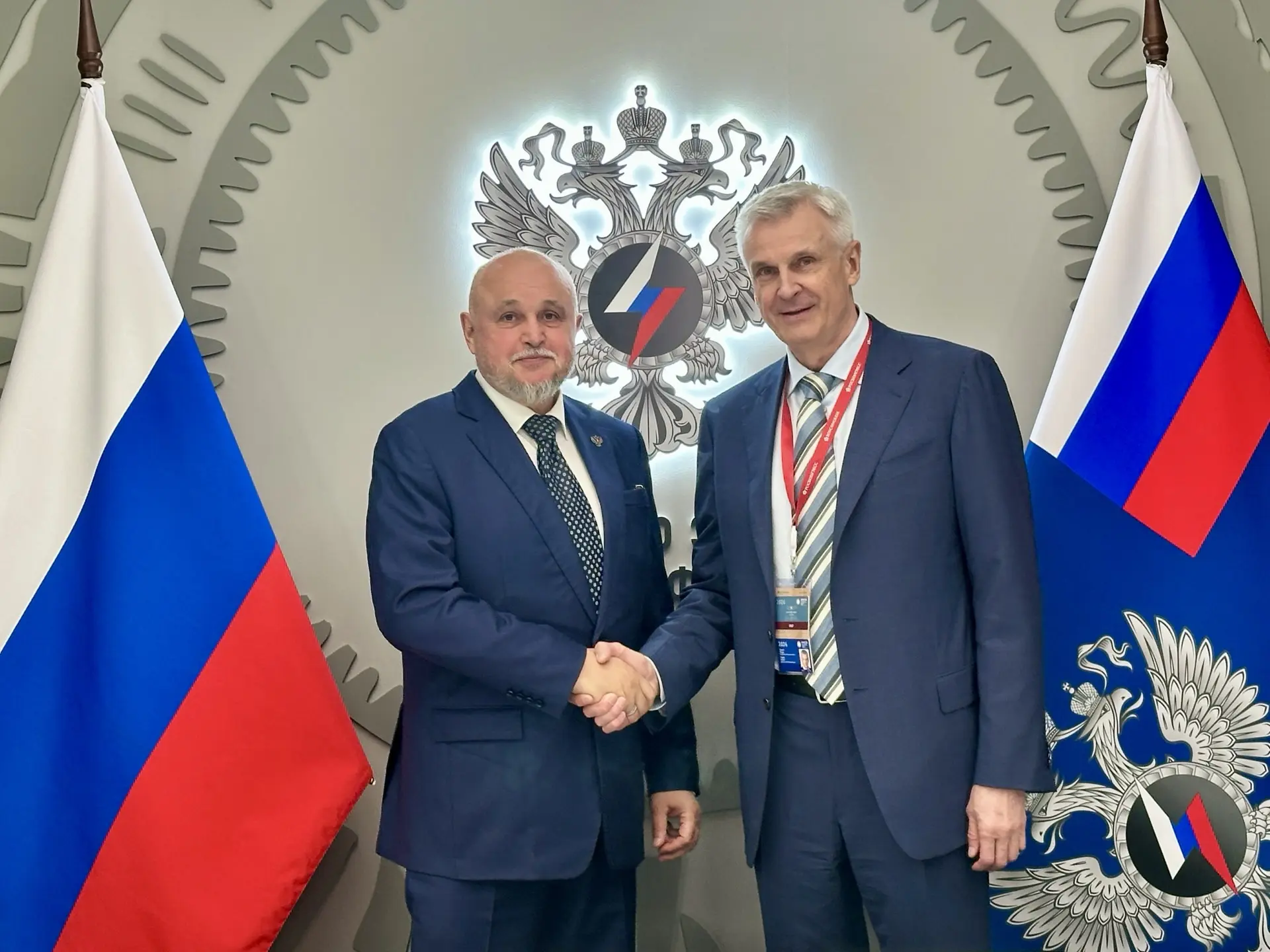 На полях ПМЭФ провели рабочую встречу с Министром энергетики РФ Сергеем Цивилевым.