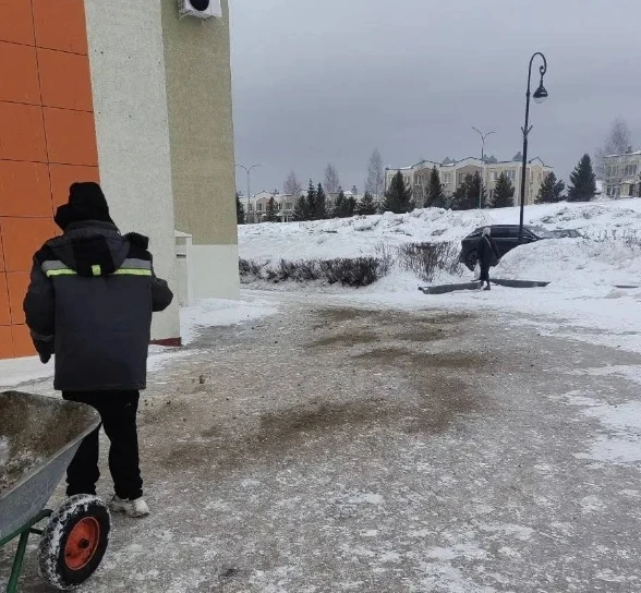 Уважаемые кемеровчане!  Под вчерашним постом в социальных сетях получил 45 обращений по поводу голол