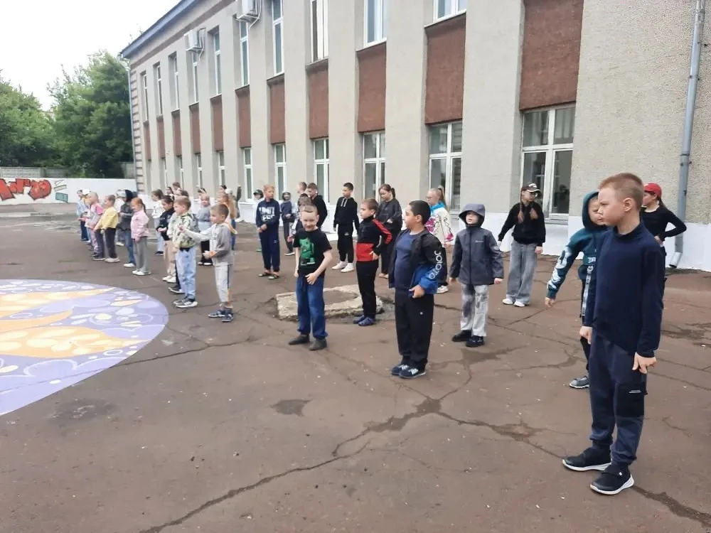 Второй день работы школьного лагеря «Радуга-содружество орлят России» был интересным и ...