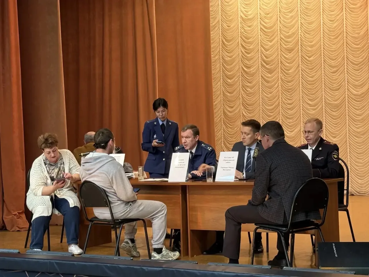11 июня 2026 года в Доме культуры «Якутия» посёлка Серебряный Бор состоялась встреча временно исполн