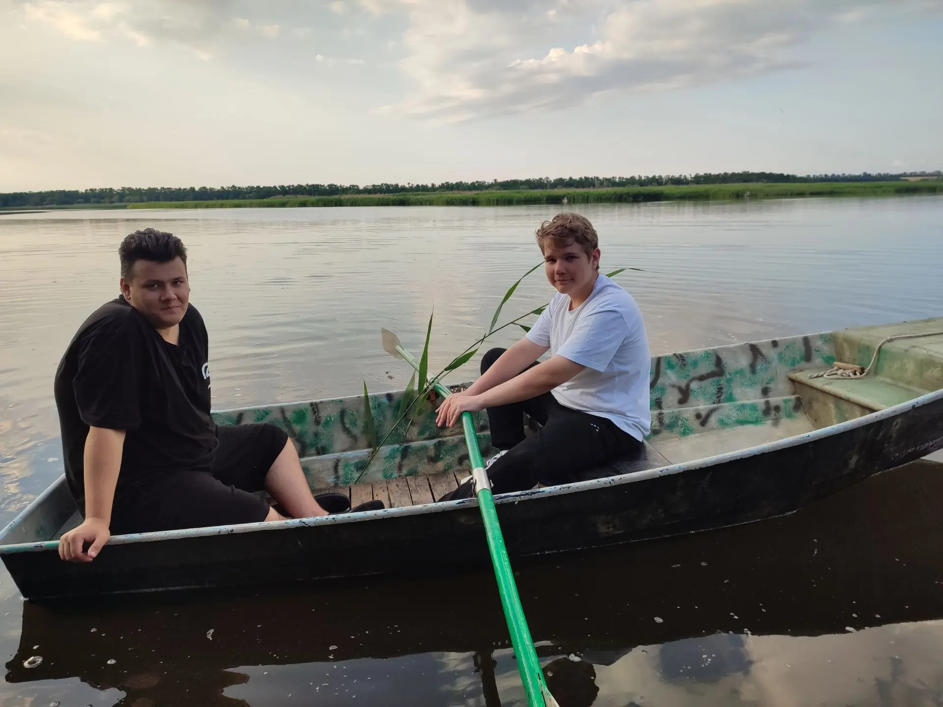 Глава закрыта! Наш 9 «В» класс отметил выпускной на природе. 

Учебники сданы, экзамены позади, а вп
