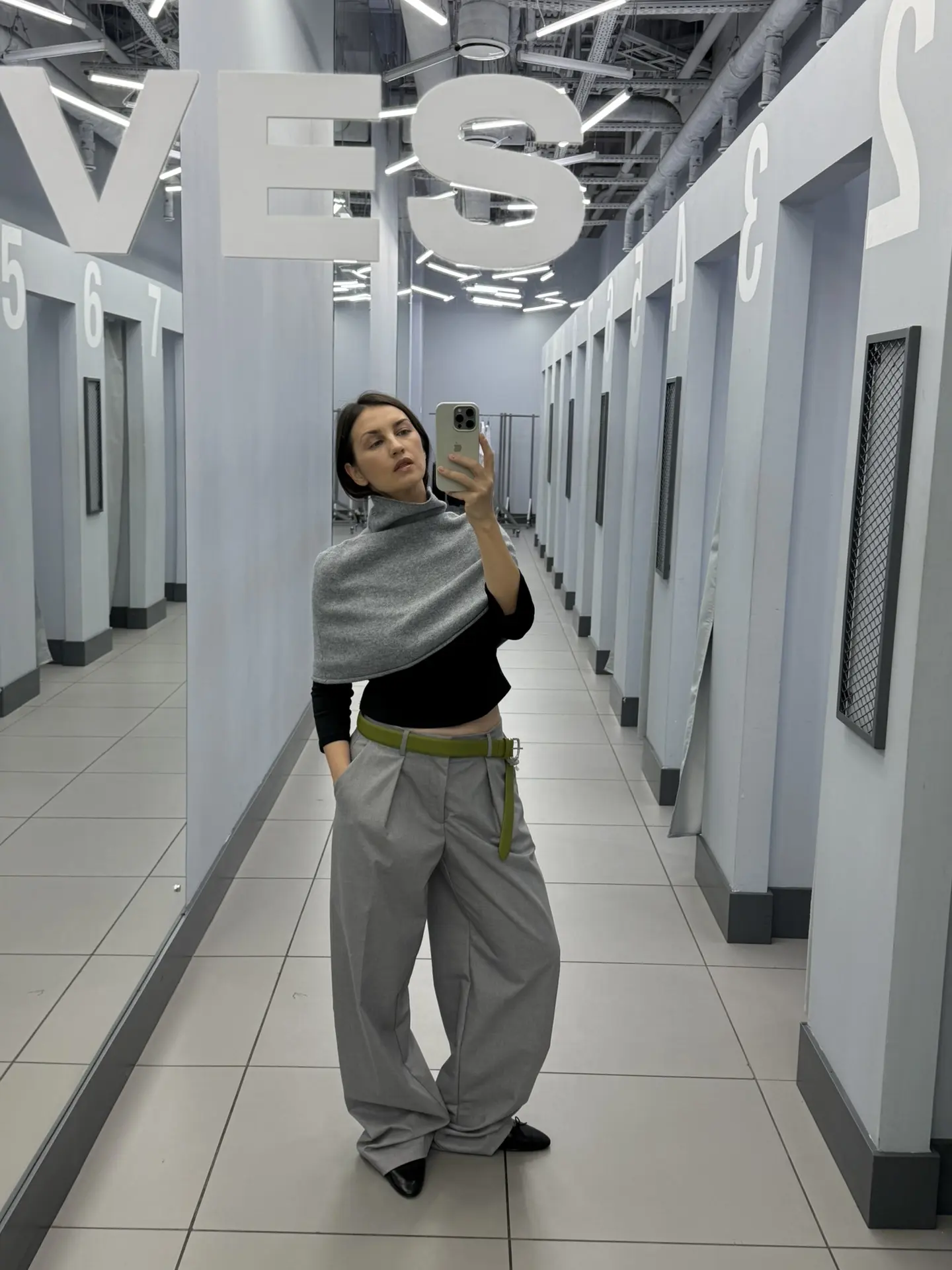 Для тех, кто ещё морально не готов к свитерам Befree предлагает утепляться кейпом из то...