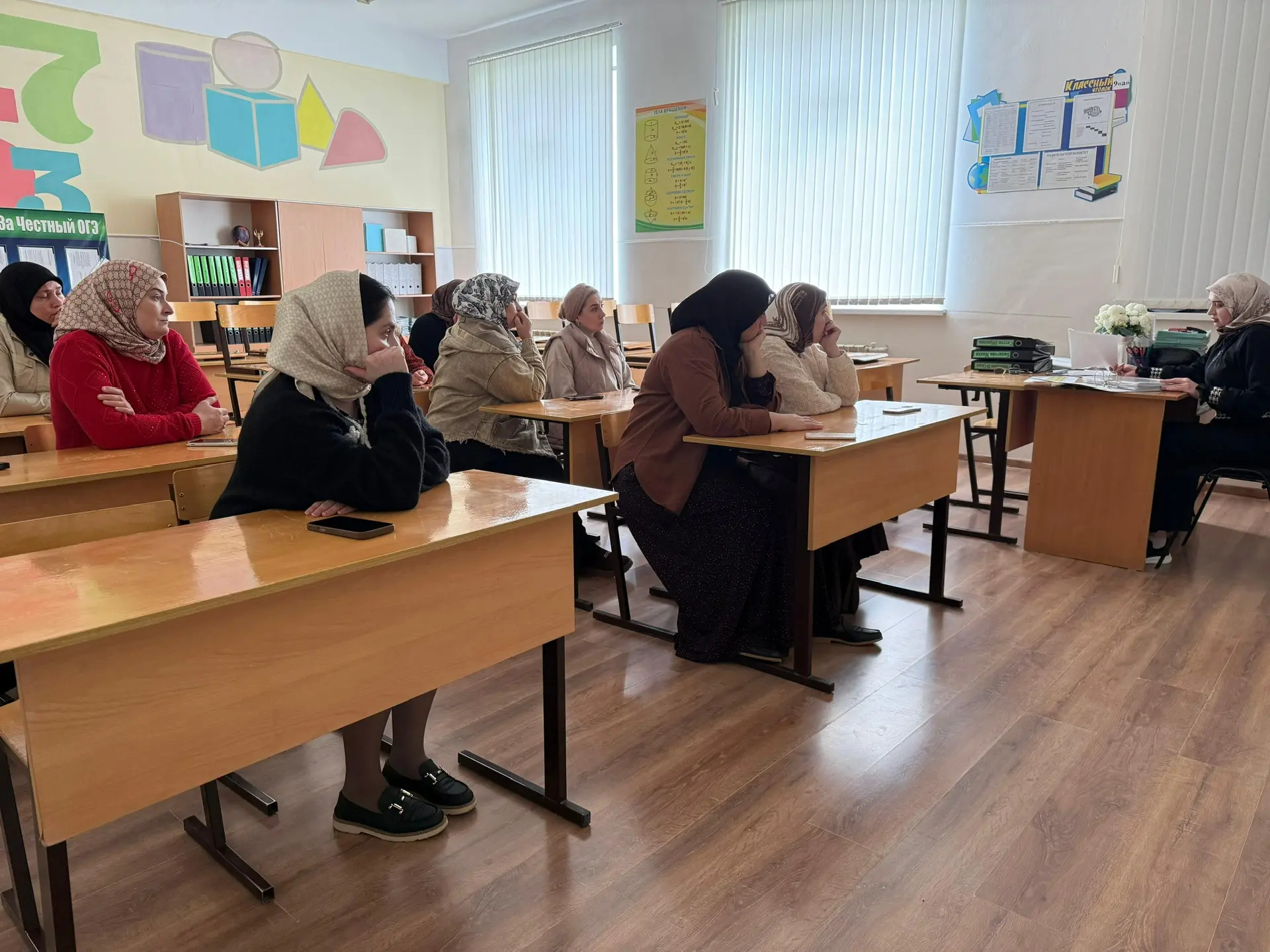 В 11 классе МБОУ «СОШ № 4 с. Алхан-Юрт» состоялось родительское собрание с участием директора школы 