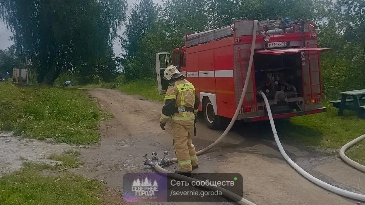 Сотрудники 262‑й пожарно‑спасательной части провели учебно‑тренировочное занятие по забору воды из о