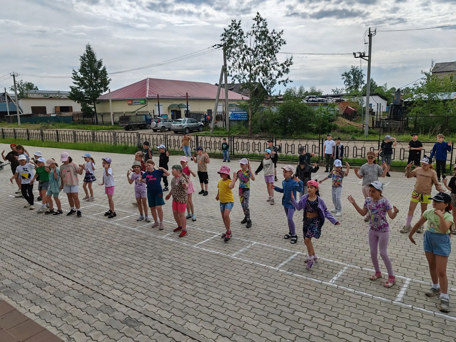 День эмоций и приключений в пришкольном лагере! 🎉

Сегодня в МБОУ СОШ пгт Ерофей Павлович было по-н