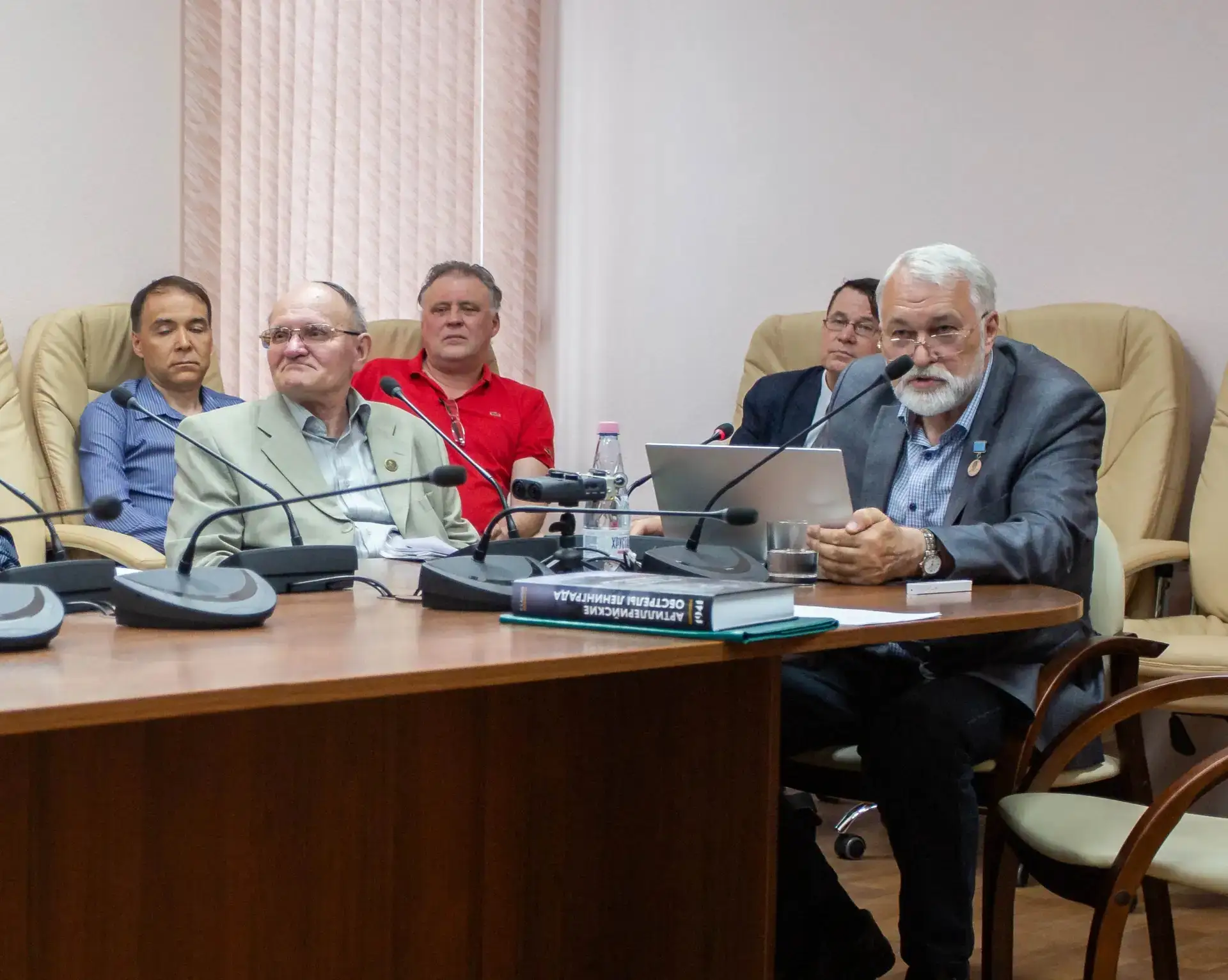 Итоги семинара в Институте истории обороны и блокады Ленинграда: партизаны и артиллерий...