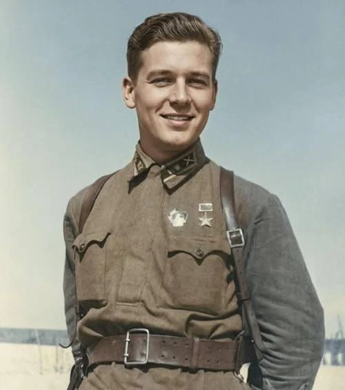 Июнь 1945-го, пепел Сталинграда и обещание, данное синеглазой невесте. Он прошел войну,...