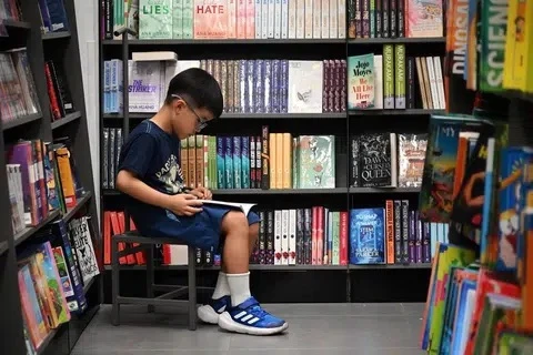 📚 В Сингапуре будут платить за чтение книг. Достаточно лишь 15 минут в день, чтобы пол...