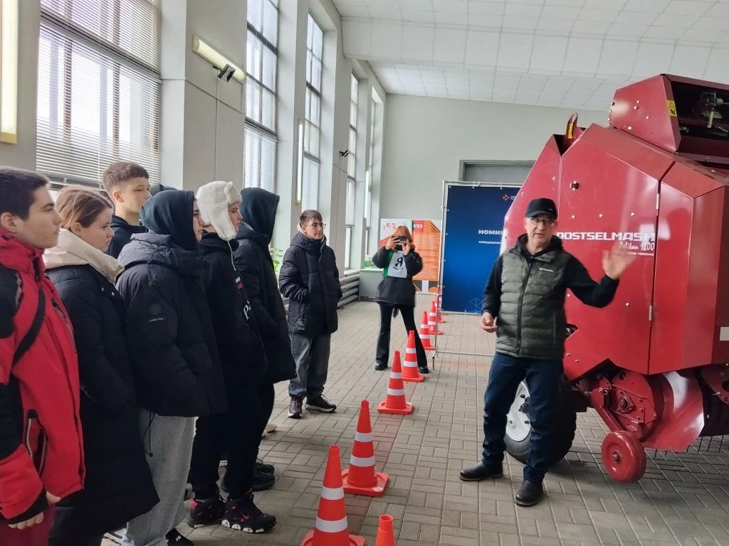 В рамках регионального чемпионата "Профессионалы" 19 февраля обучающиеся 8б класса вместе со своим п
