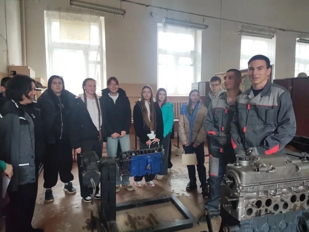 Весенний день 18 апреля выдался дождливым, но это не помешало девятиклассникам МБОУ "Гимназия" 2 кор