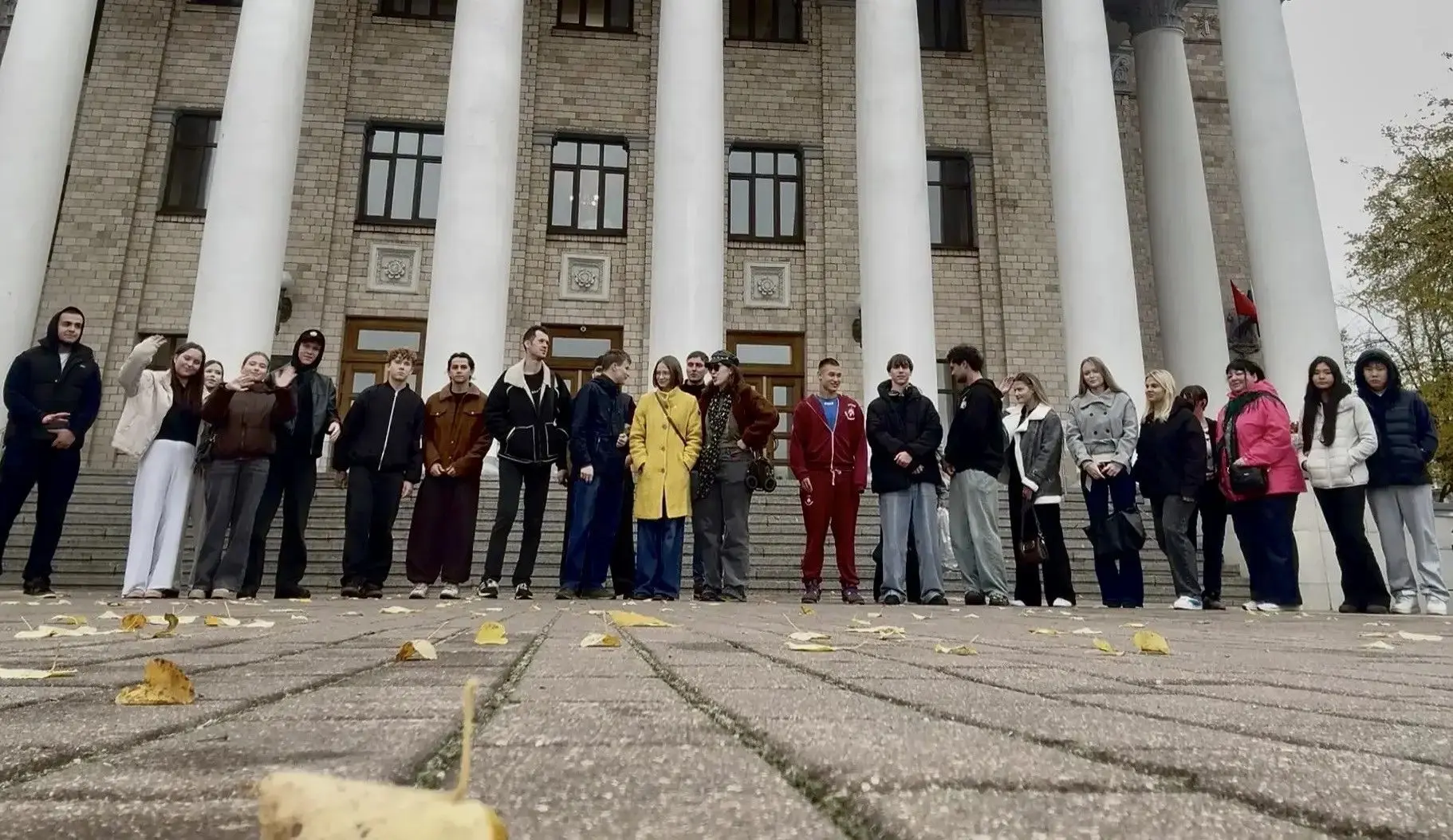 🎬 Студенты ГУОР посетили кинопоказ проекта «Смотри. Знай. Думай!»