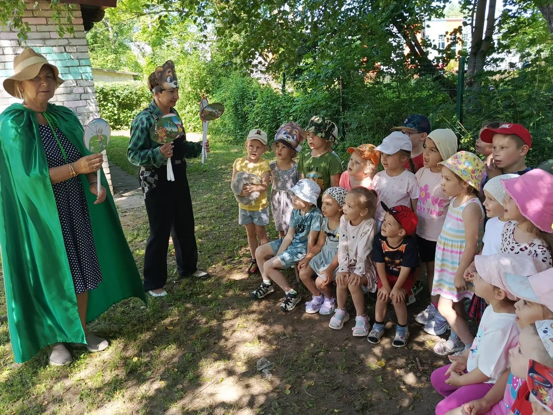 Лесной день, который вчера проходил в нашем детском саду, удался на славу! 🌲✨

Пока малыши весело и