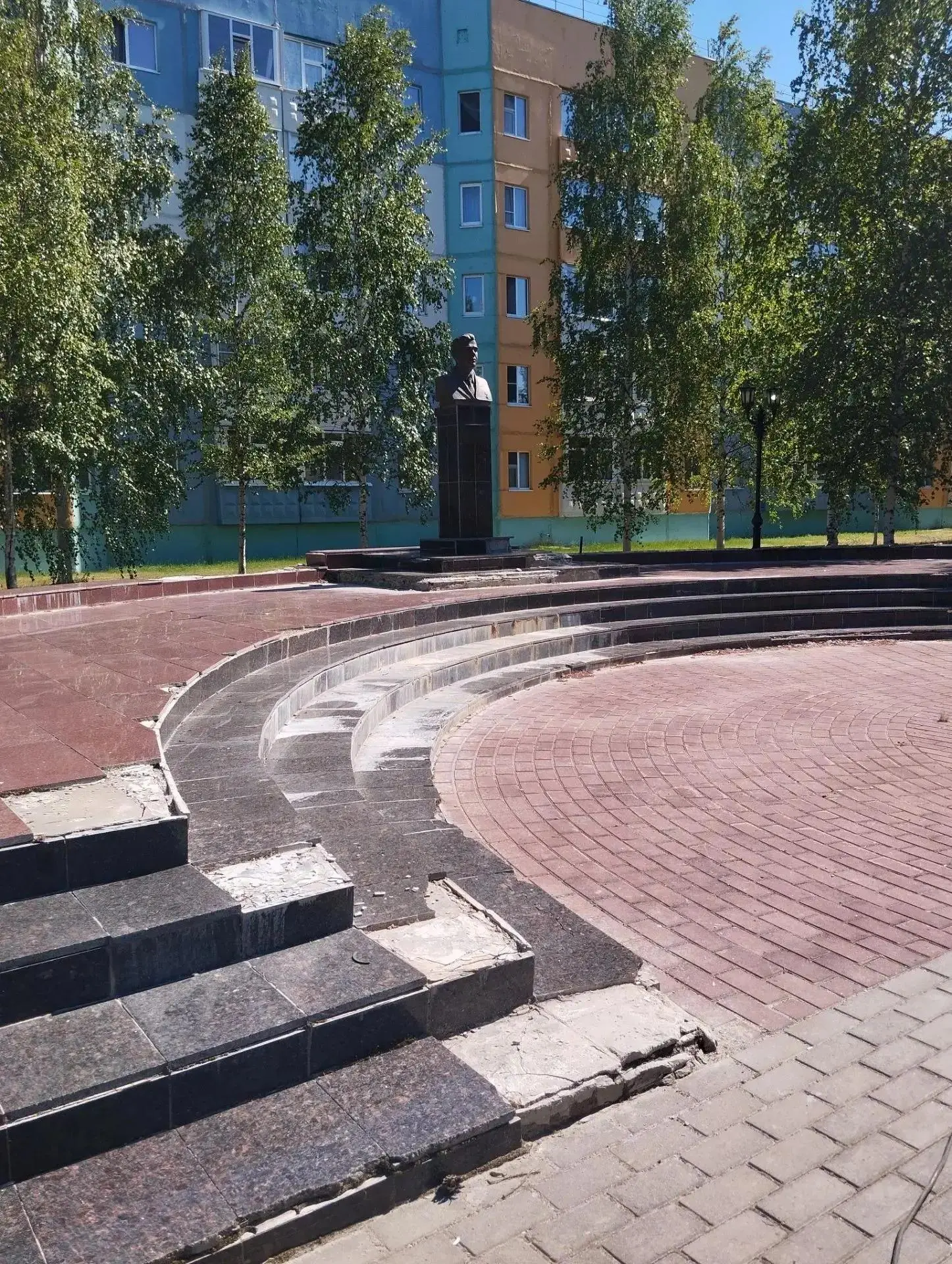 🏗️ В Покачах отремонтируют памятник первооткрывателю нефти

В Покачах началась реконструкция фундам