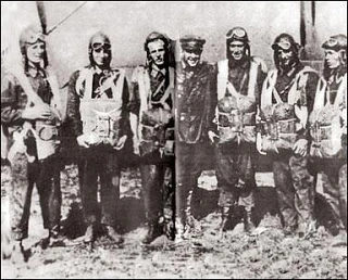 26 июля 1930 года под Воронежем 5 советских лётчиков и 5 механиков (Мошковский, Егоров, 3ахаров, Ков