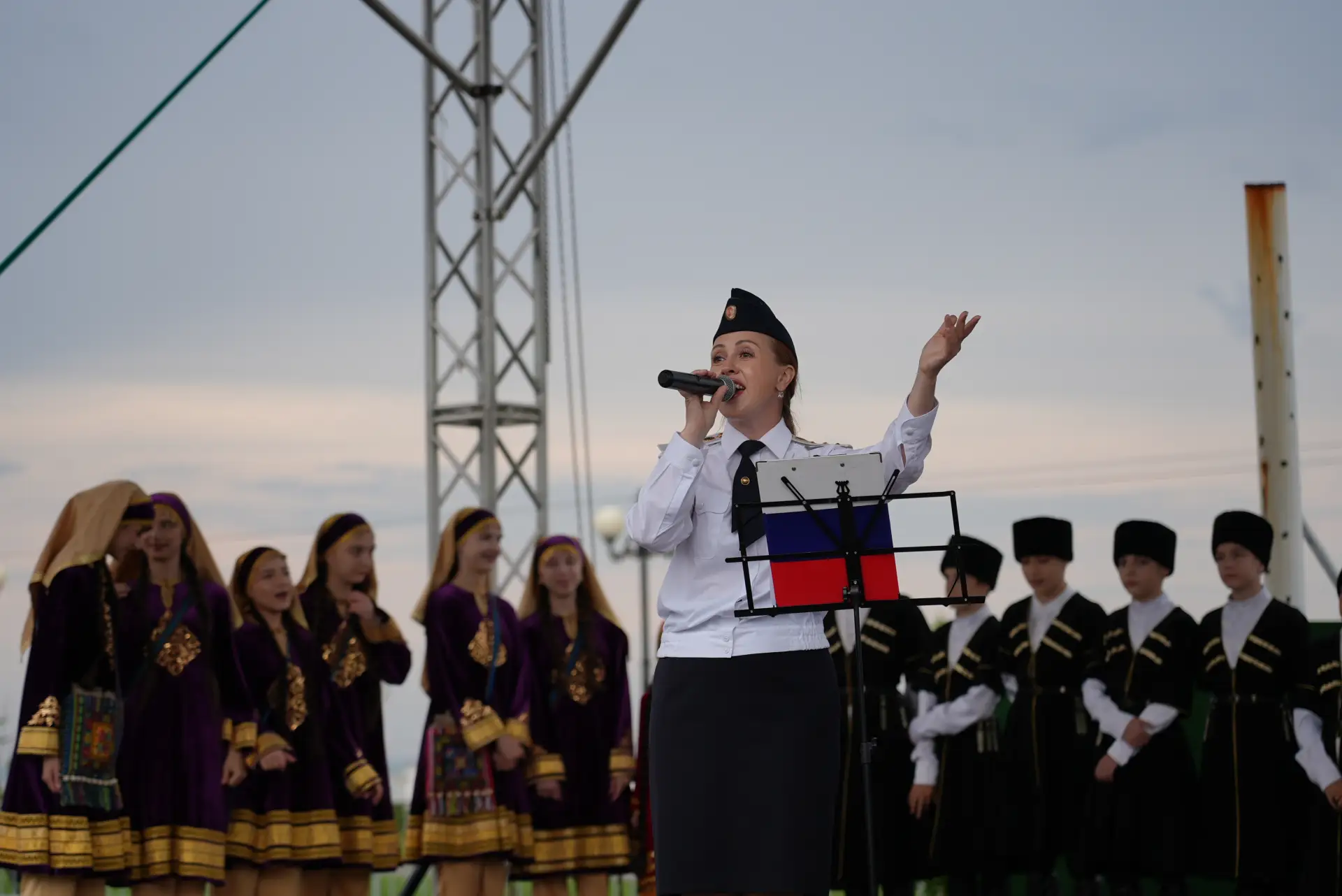 Праздничный концерт в Каспийске: вместе отмечаем День России!