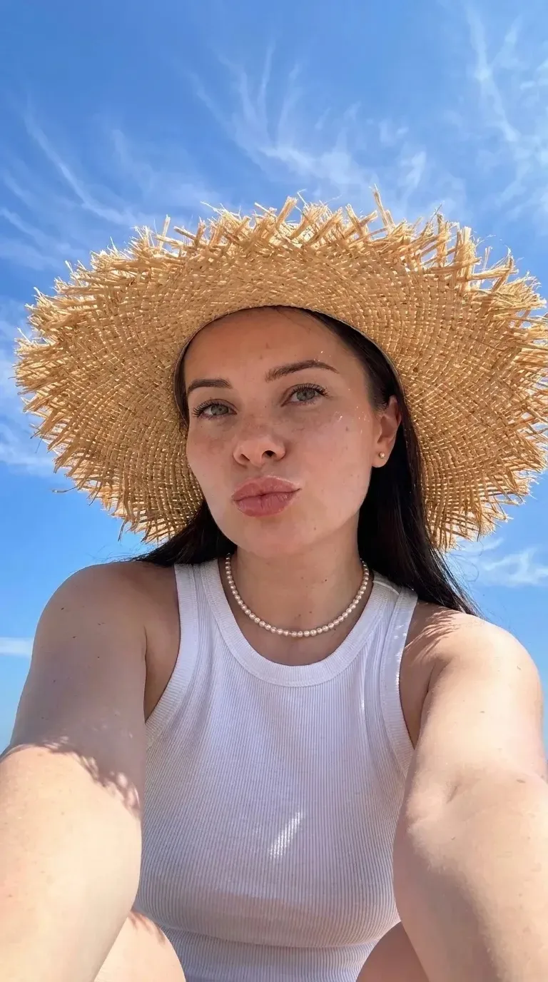 🌞 Какое лето без новых фотографий?

Попробуйте лёгкий солнечный образ с атмосферой отдыха и тёплых 