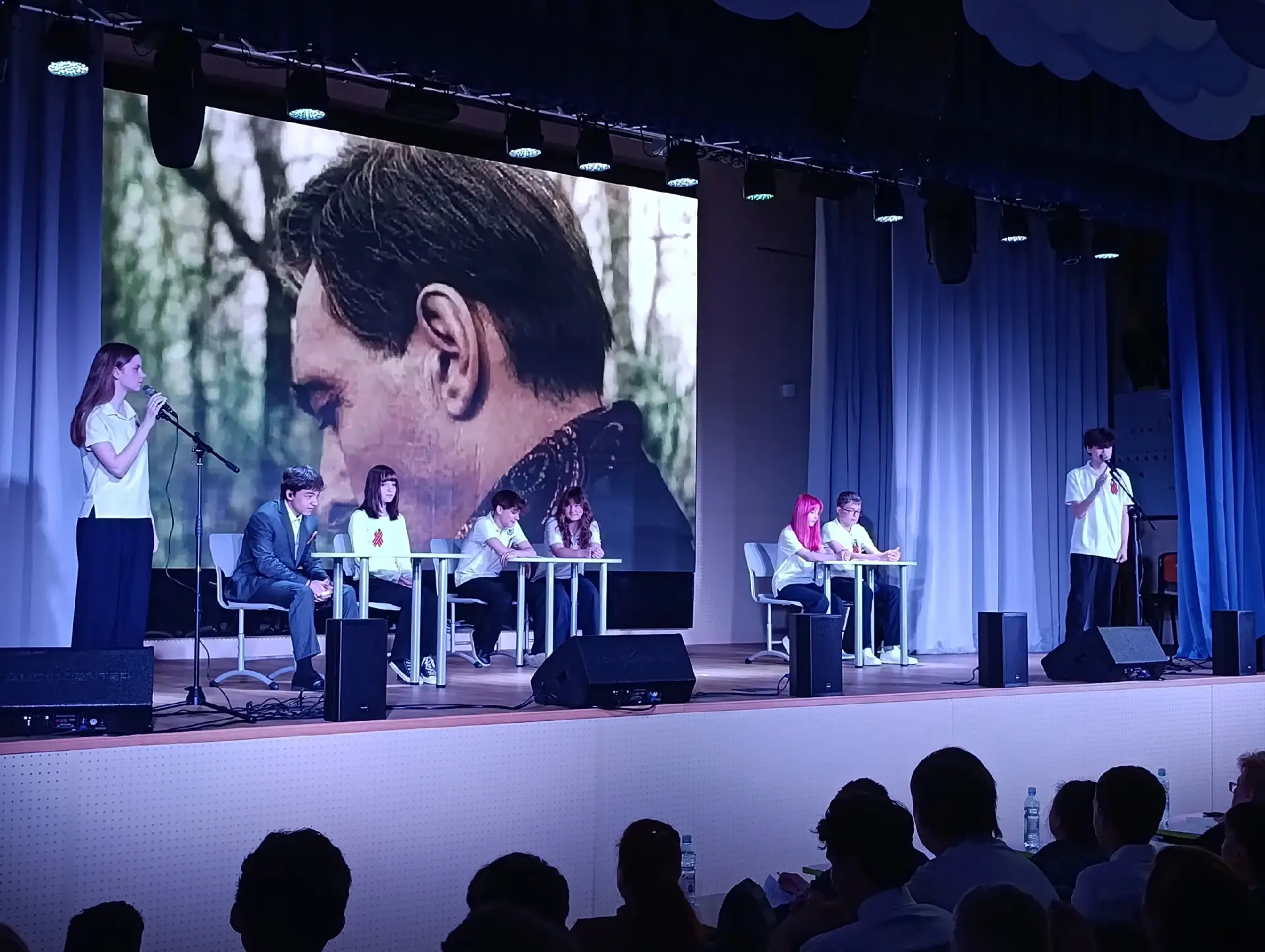ТРАДИЦИИ В #МАОУСОШ222   🎤С гордостью и радостью сообщаем, что в нашей школе прошёл первый общешколь