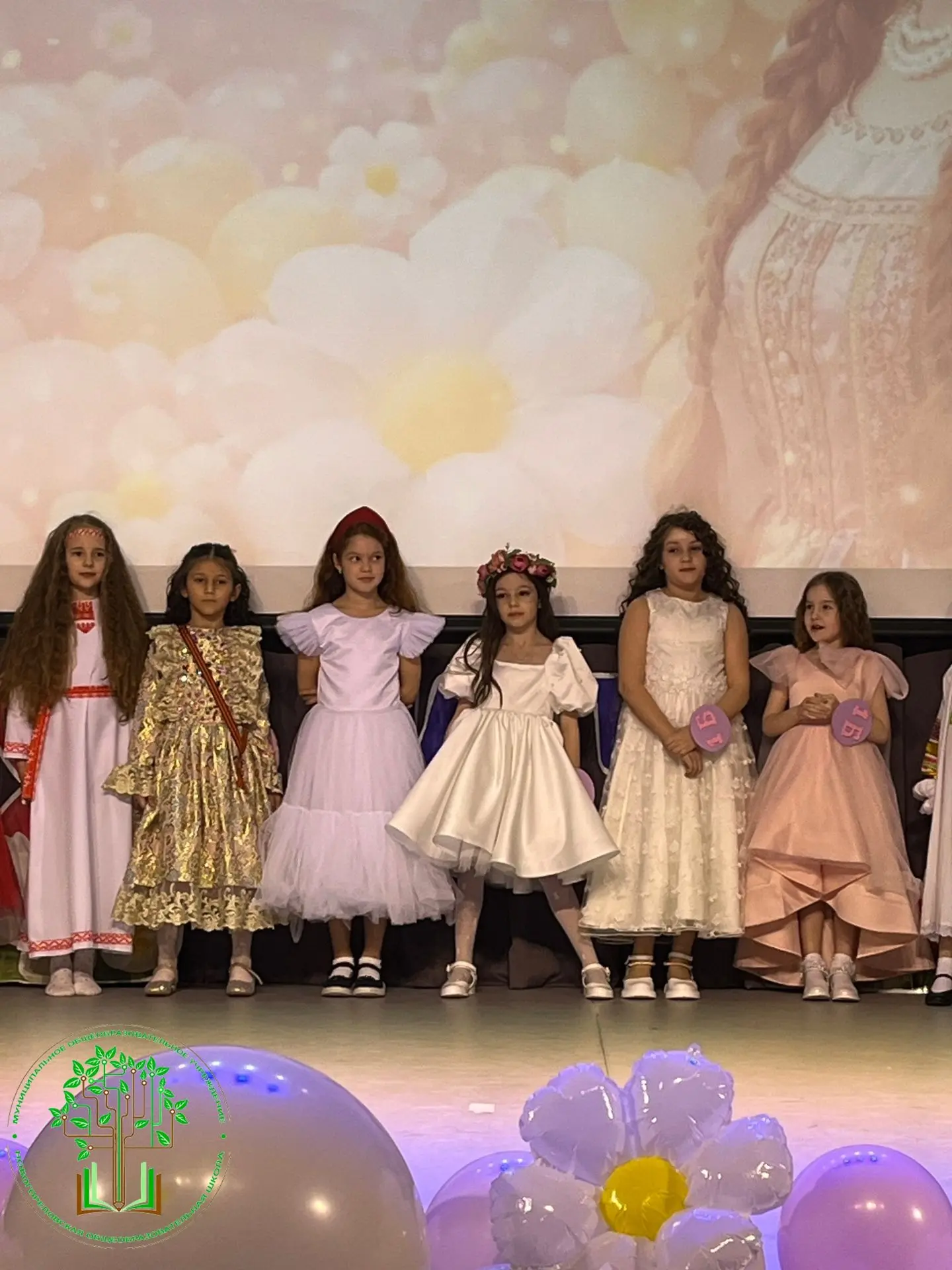 🌸 Весенний праздник красоты и таланта! Дорогие друзья! В преддверии Международного женского дня в на