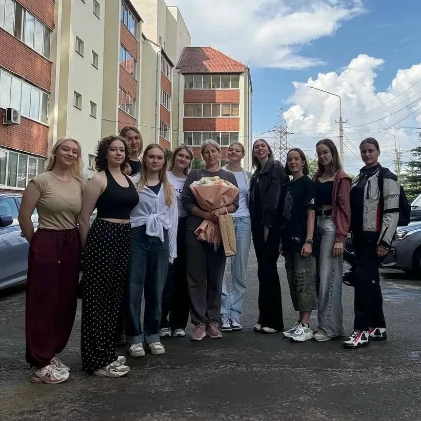 🌀 Есть моменты, которые запоминаются на всю жизнь

💙 Почти вся команда наших выпускниц-синхронисто