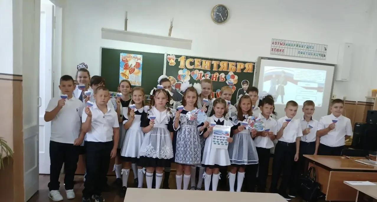 1 сентября в МБОУ СОШ №13 им.А.В. Суворова для учащихся 1-11 классов проведен Единый кл...