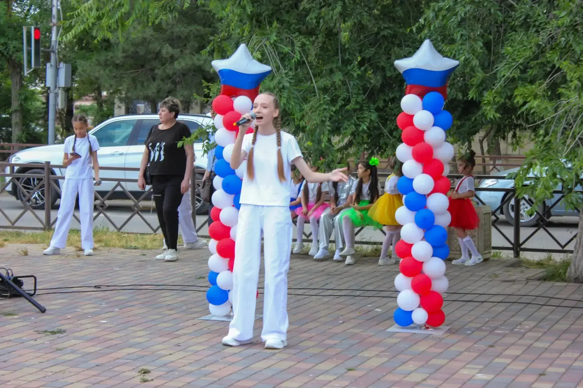 🎉12 июня, в День России, в сквере у памятника «Первооткрывателям нефти на Ставрополье» состоялся пр