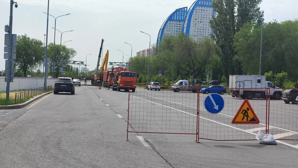 «Концессии водоснабжения» проводят восстановительные работы в Центральном районе  На набережной 62-й