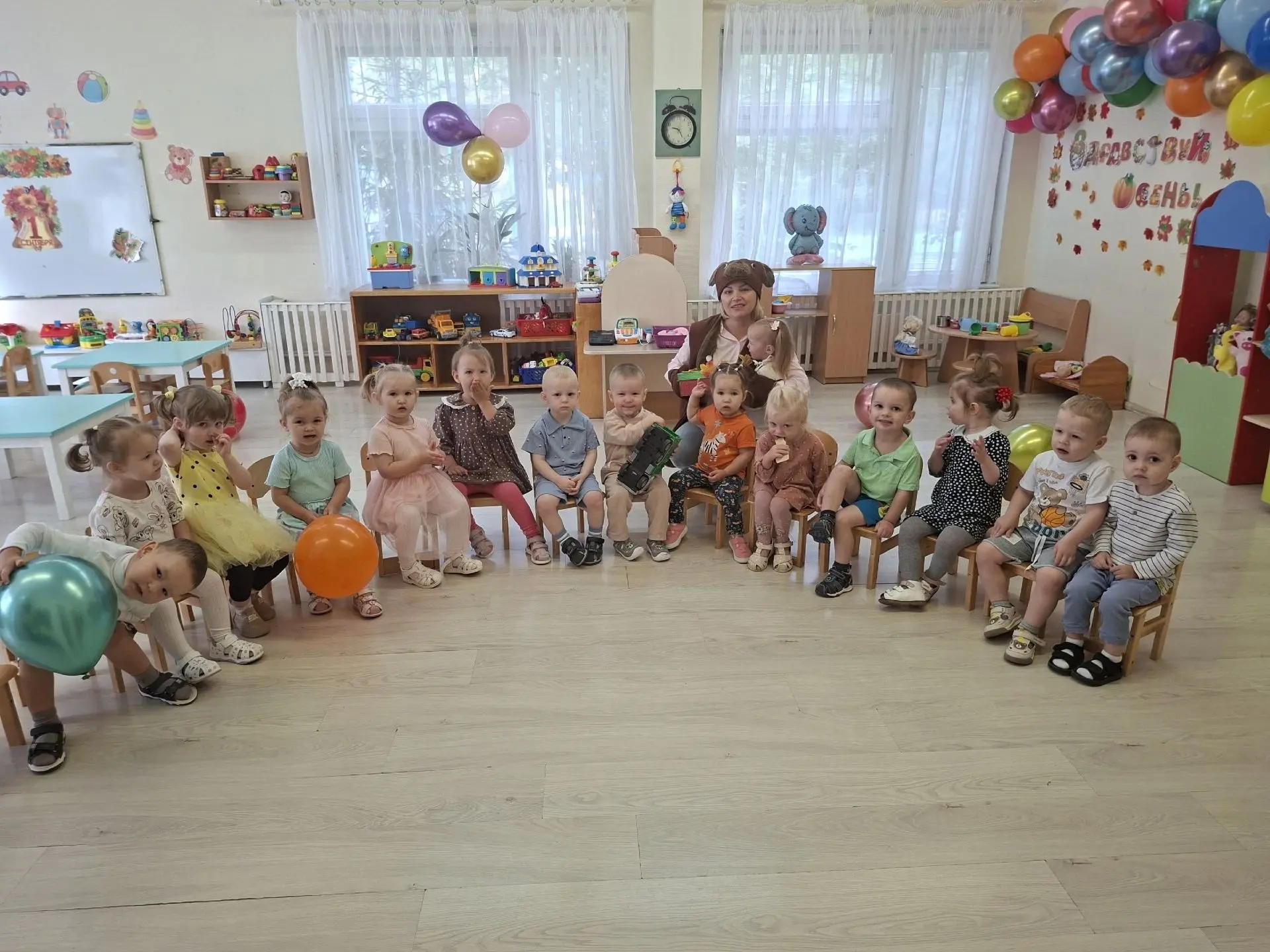 🎉 С Днём знаний, наши маленькие звёздочки! 🎉