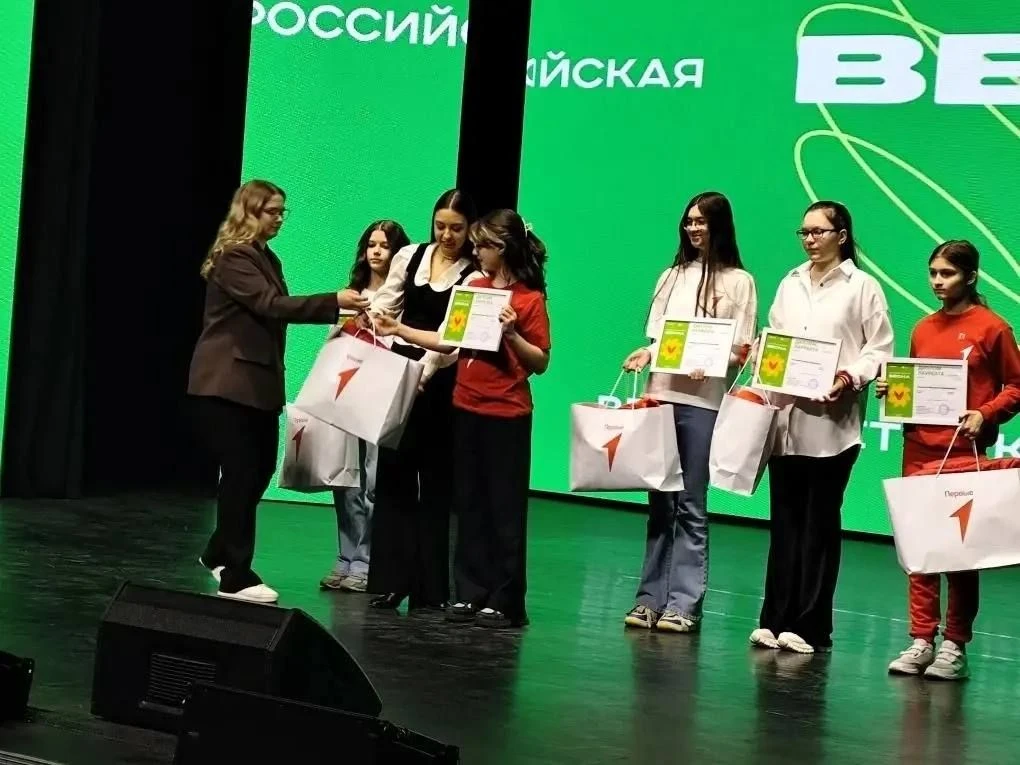 🥳🥳🥳Мы спешим поделиться замечательной новостью!  Ученица 6 «Б» класса Чернышева Маша стала ПОБЕДИТЕЛ