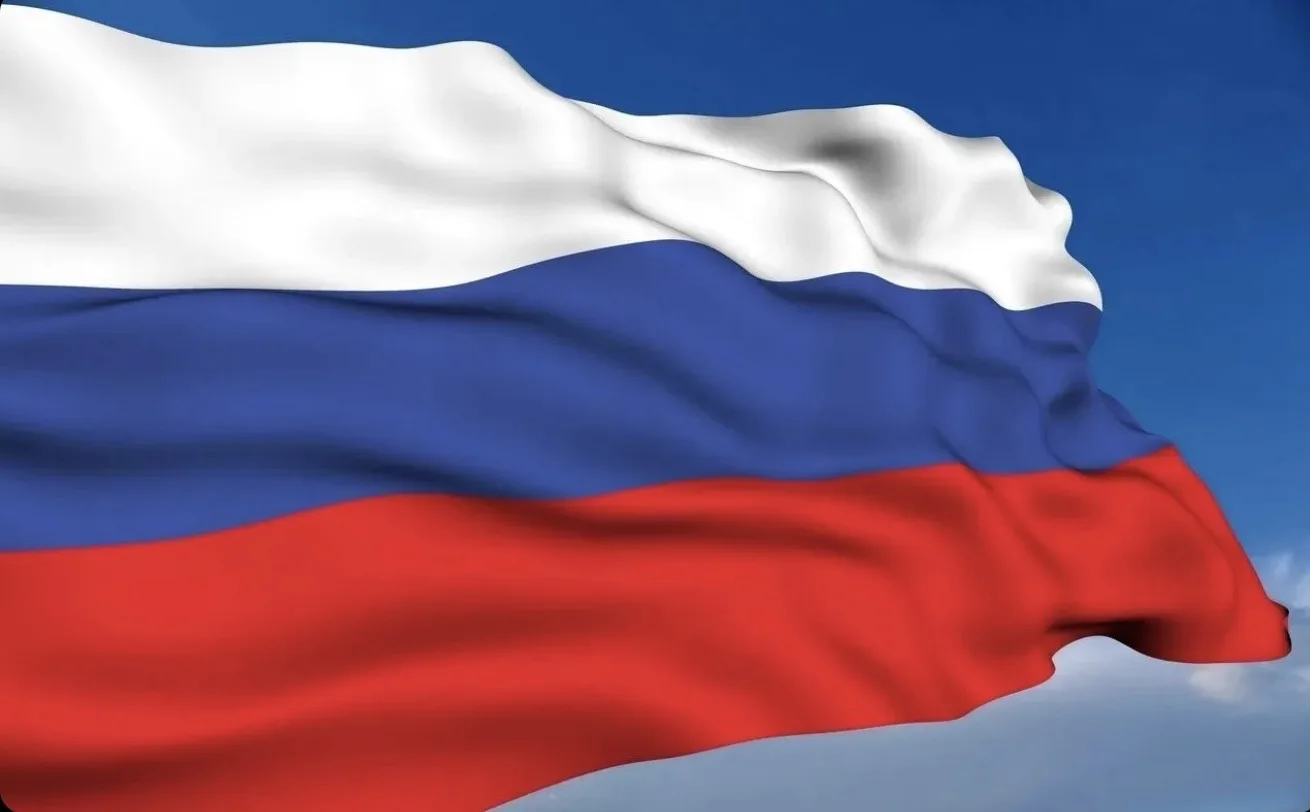 🇷🇺 Бөгөн Дәүләт флагы көнө.