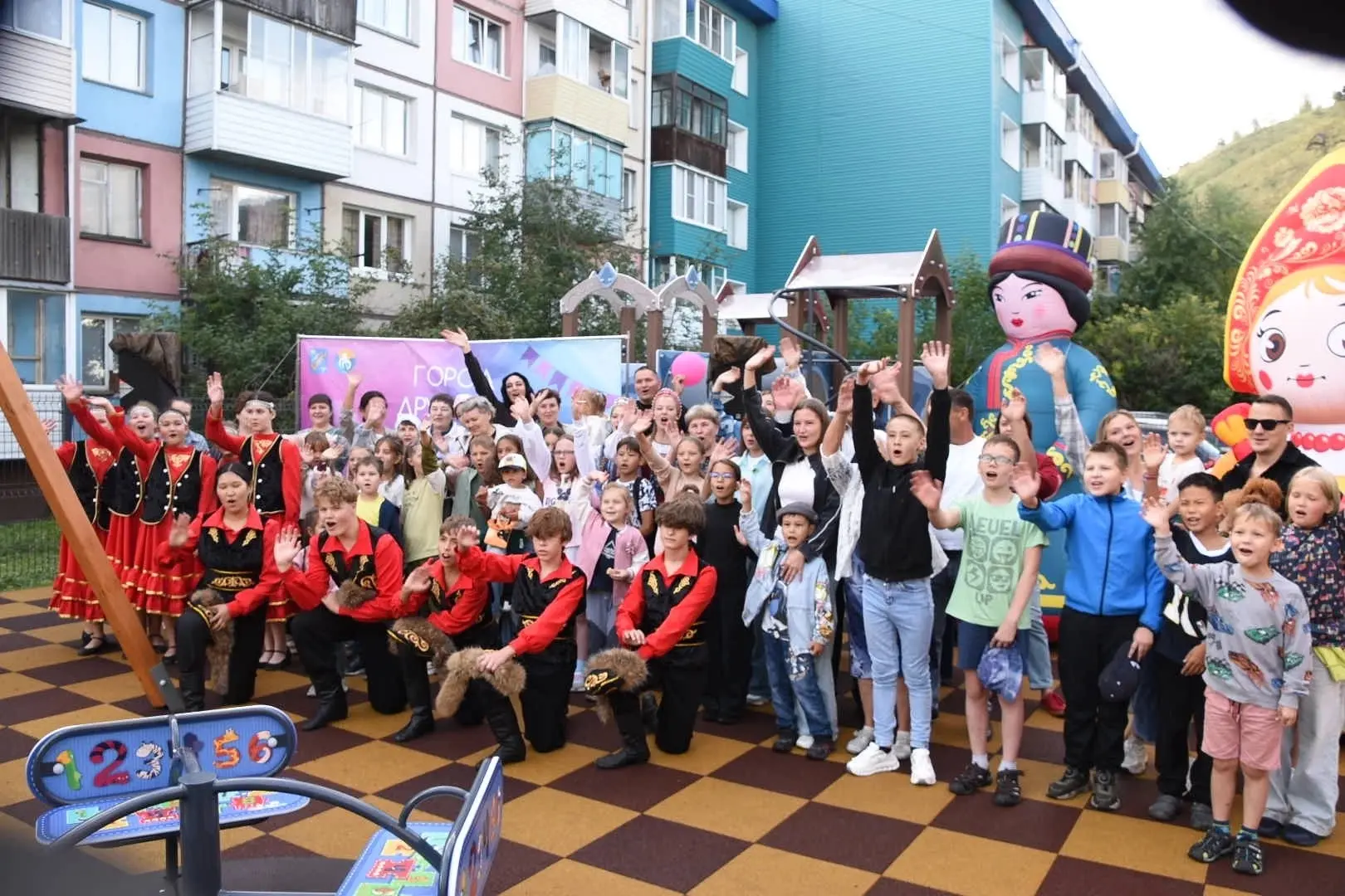 🏡 В ГОРНО-АЛТАЙСКЕ ОТКРЫЛИ ОБНОВЛЁННЫЙ ДВОР ПО УЛИЦЕ АЛТАЙСКАЯ