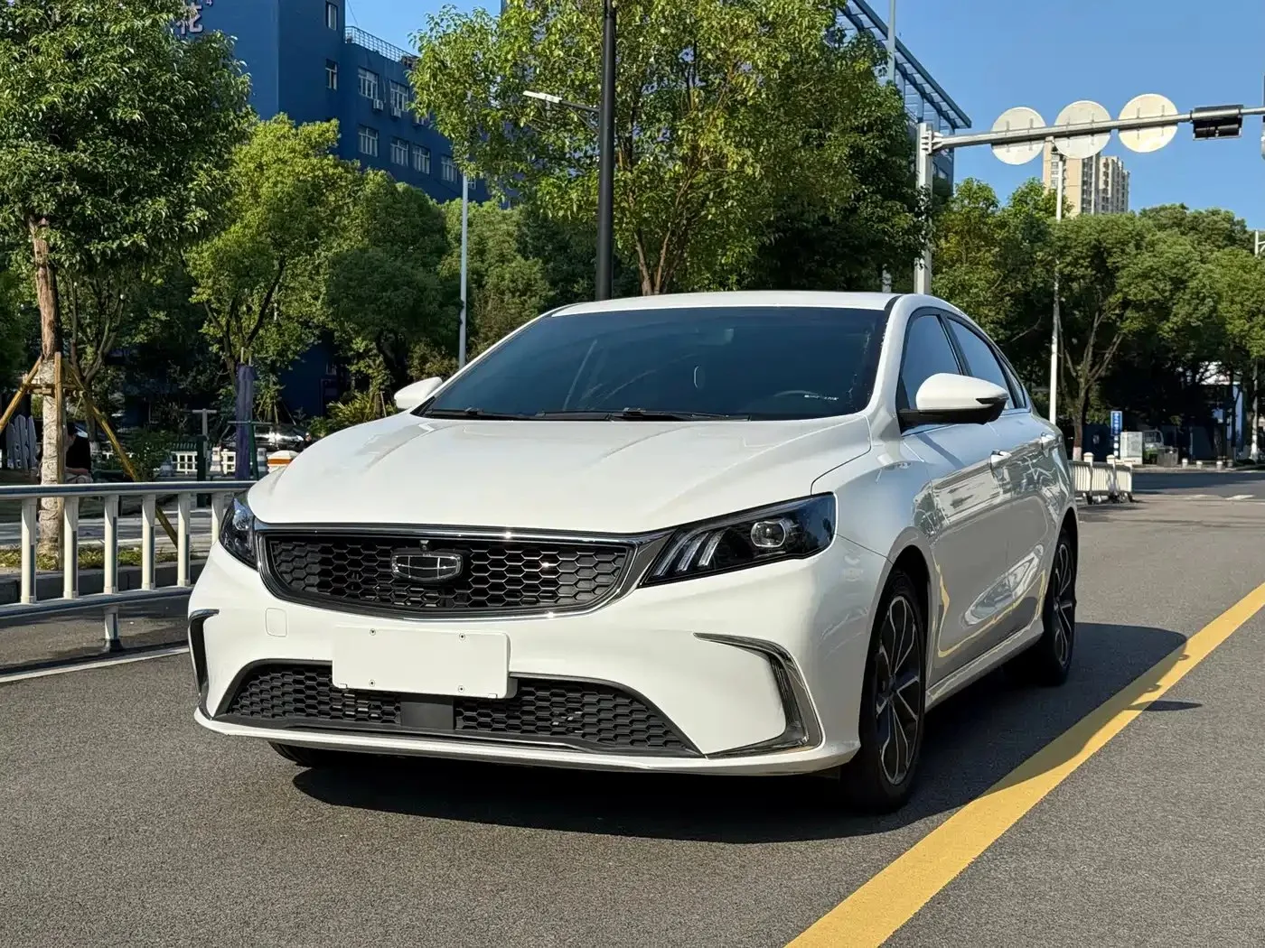 Купили GEELY BINRUI 1.4 л, 141 л.с., бензин, вариатор (CVT), передний привод для Олега
