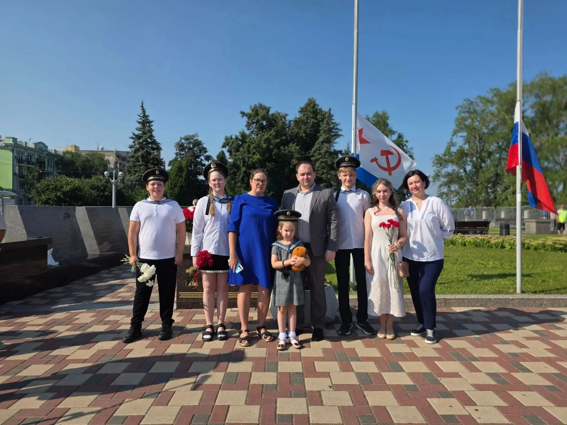 Сегодня, 26 июля, у памятника Соловецким юнгам состоялось торжественное мероприятие, посвященное Дню