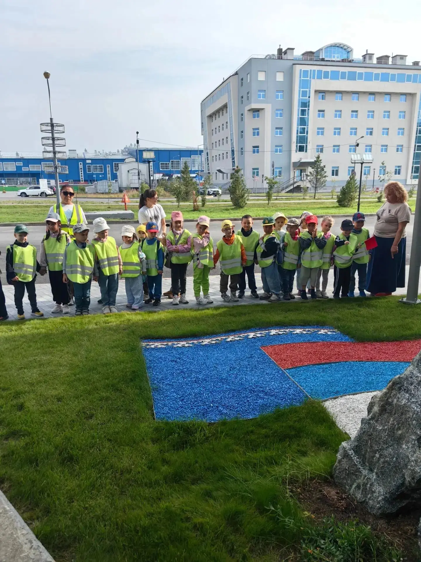 Воспитанники группы «Журавлята»  посетили  Парк Победы.
