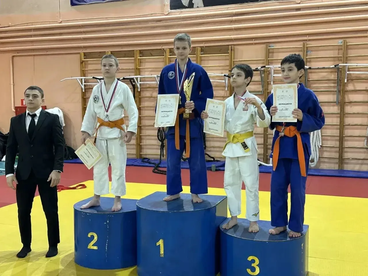 🏆МАСТЕР ДЗЮДО🏆  🎉🥇Поздравляем ученика 6Г класса Максима Хисматуллина, занявшего 1 место на межрегион