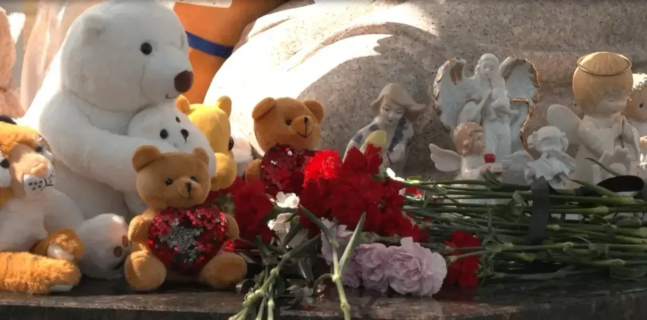 В Сургуте почтили память погибших детей Донбасса
 
У храма Георгия Победоносца прошла акция‑реквием,