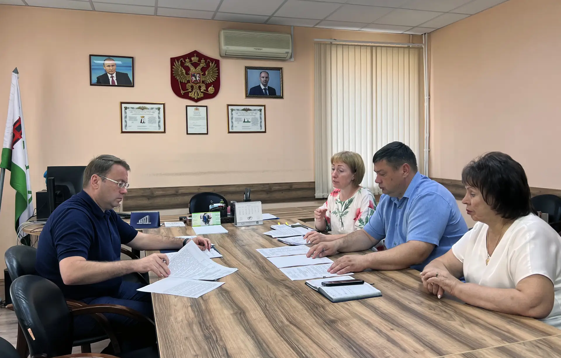 С РАБОЧИМ ВИЗИТОМ