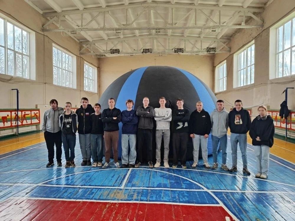🌠🚀28 апреля, в спортивном зале Дятьковского филиала, в мобильном планетарии Брянского краеведческого