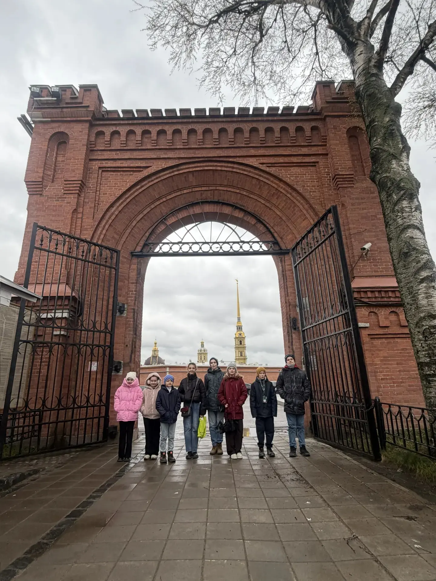 ⚔️ Вперёд в эпоху рыцарей! 🏰   Ребята из 5 «Л» класса вместе с родителями совершили настоящее путеше