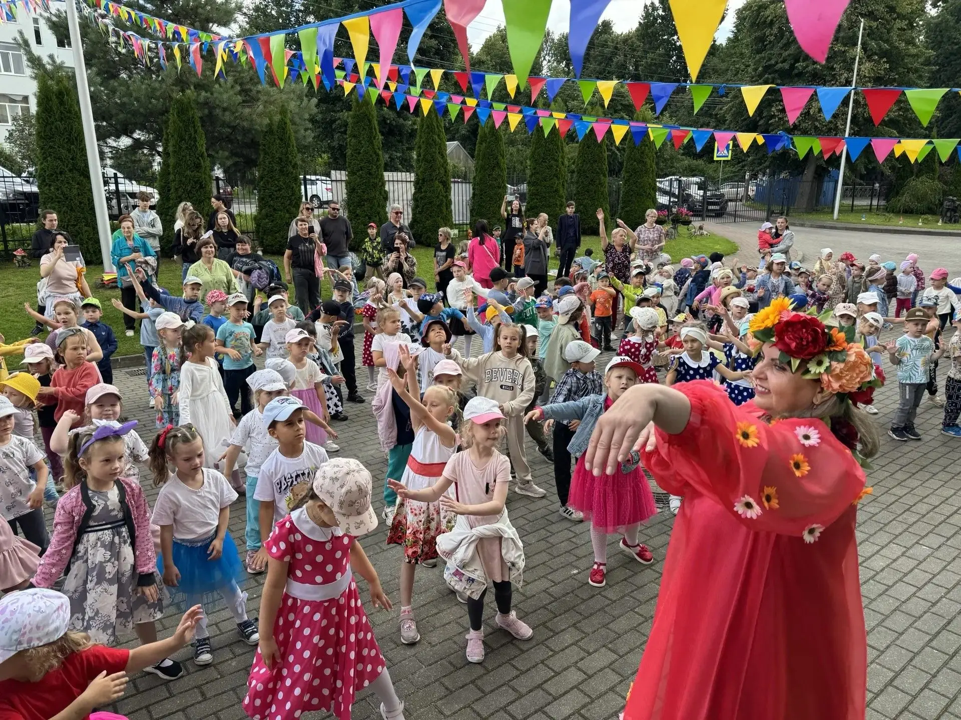 Праздник яркого лета в нашем детском саду! 💥
24 июля у нас было по-настоящему сказочно! В гости к р