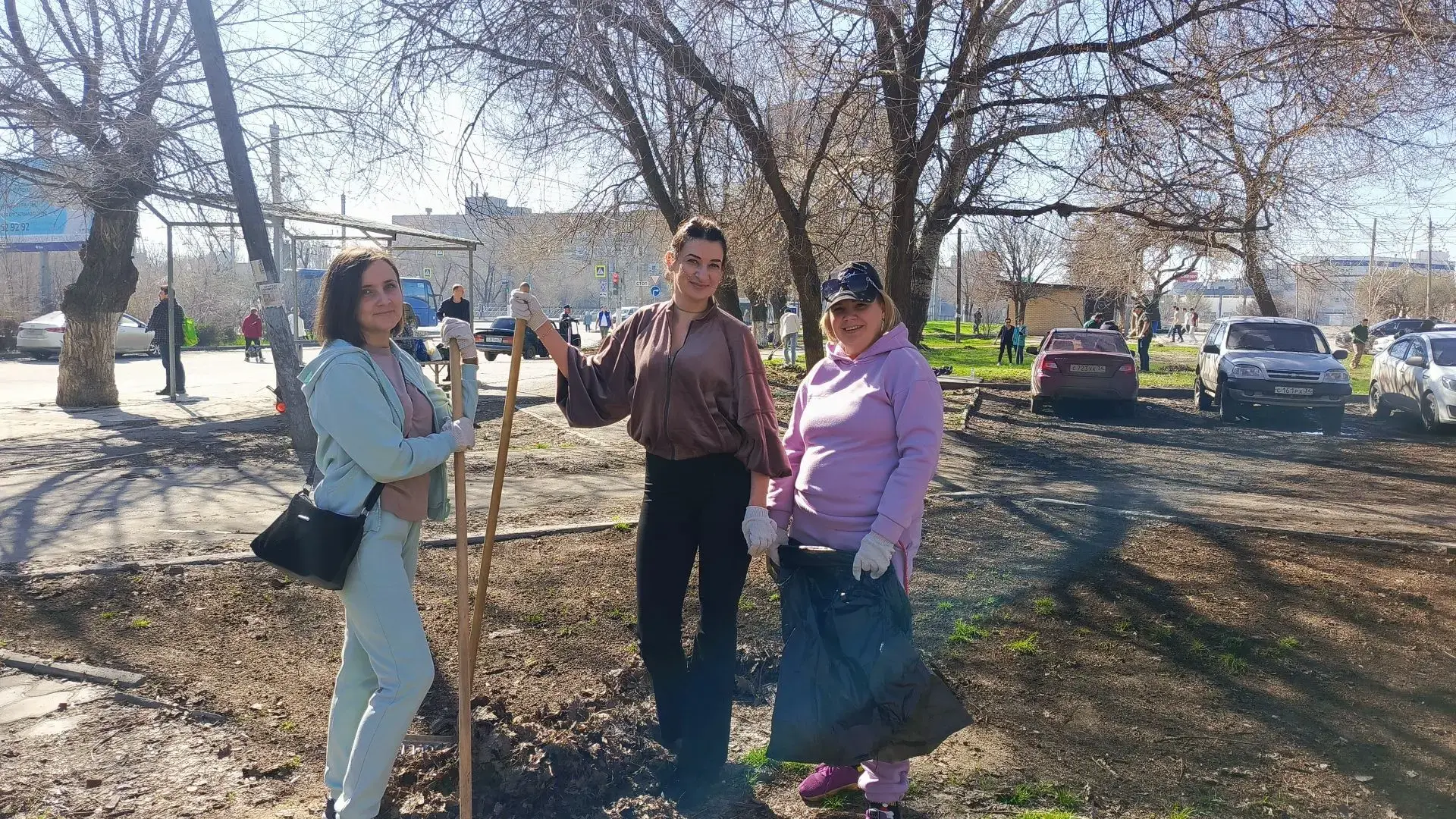 🧹 Сотрудники «Концессий» вышли на весеннюю уборку Волгограда  В Волгограде стартовал месячник по бла