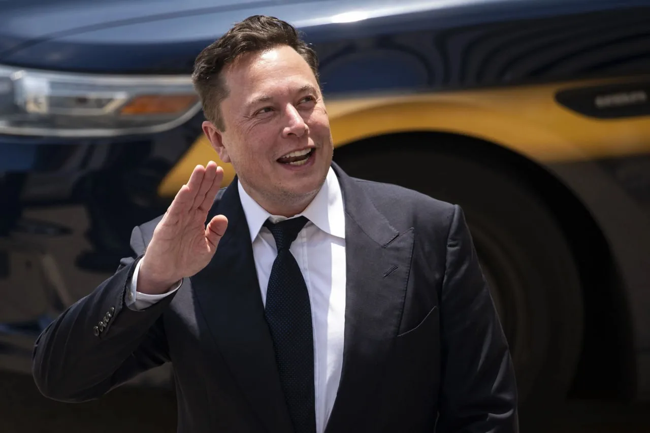 Компания SpaceX вышла на биржу с одним из самых крупных IPO в истории и сразу взлетела до оценки свы