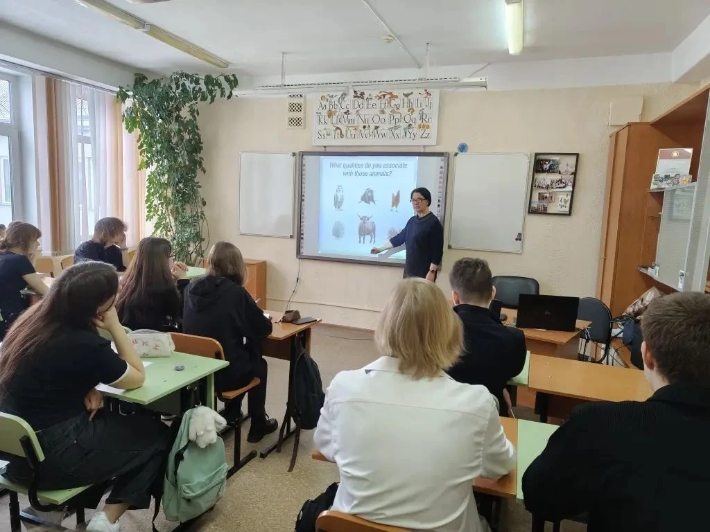 🌟Встреча с экспертом в области филологии🌟  💫В профильных группах английского языка состоялась значим