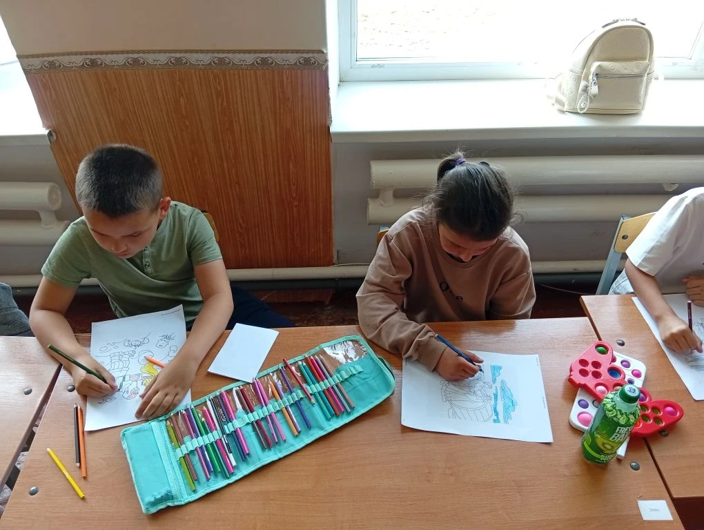 Выставка рисунков «У Лукоморья!