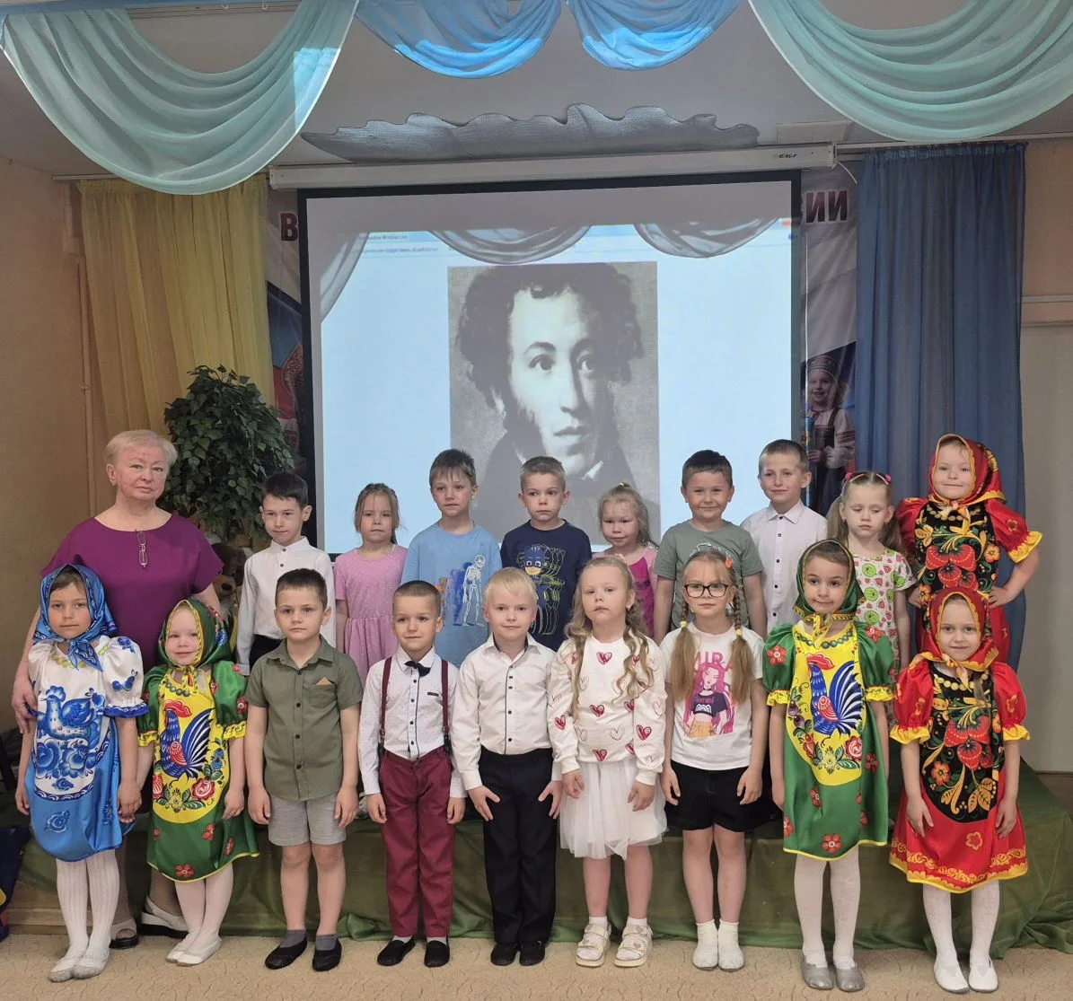 🗣️ «Идут века, но Пушкин остаётся нашим!» Как наши дети говорили на языке великого поэта.