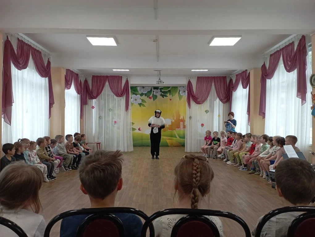 В детском саду для ребят старшего возраста прошел квест по сказкам А.С.Пушкина. Ребята с успехом спр