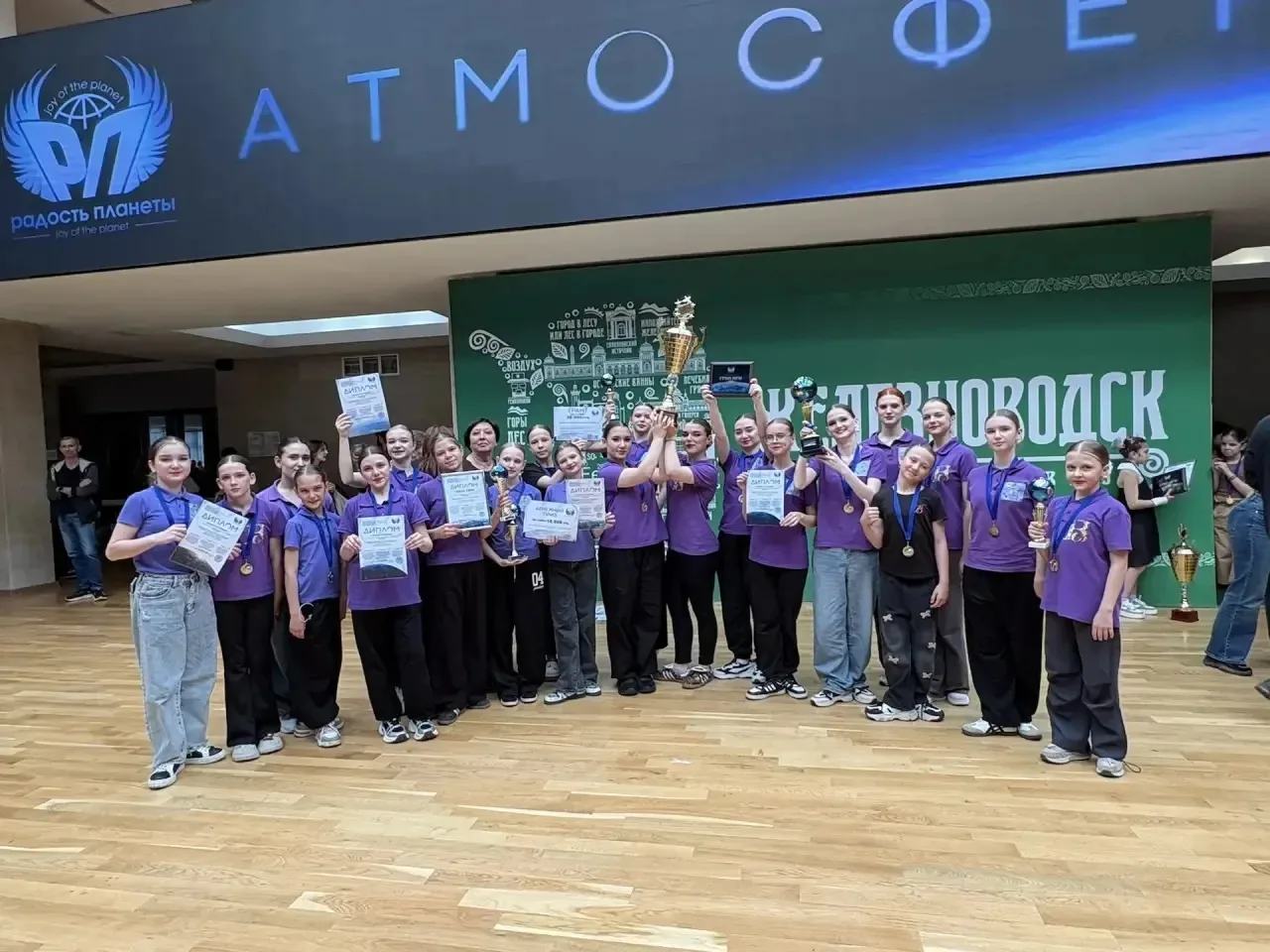 16 мая Народный хореографический ансамбль "Вольница" принял участие во Всероссийском ко...