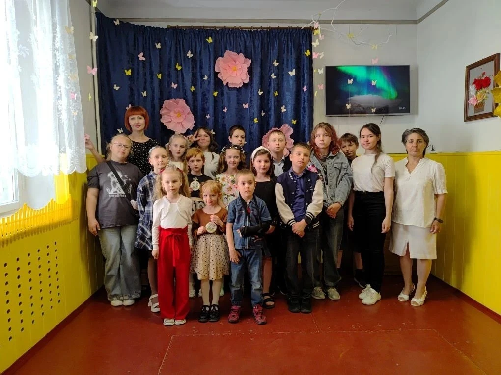 В ГБУ ДО ЗО ЦДЮТ г. Бердянск в учебном корпусе «Маяк» прошёл праздник «Здравствуй, лето...