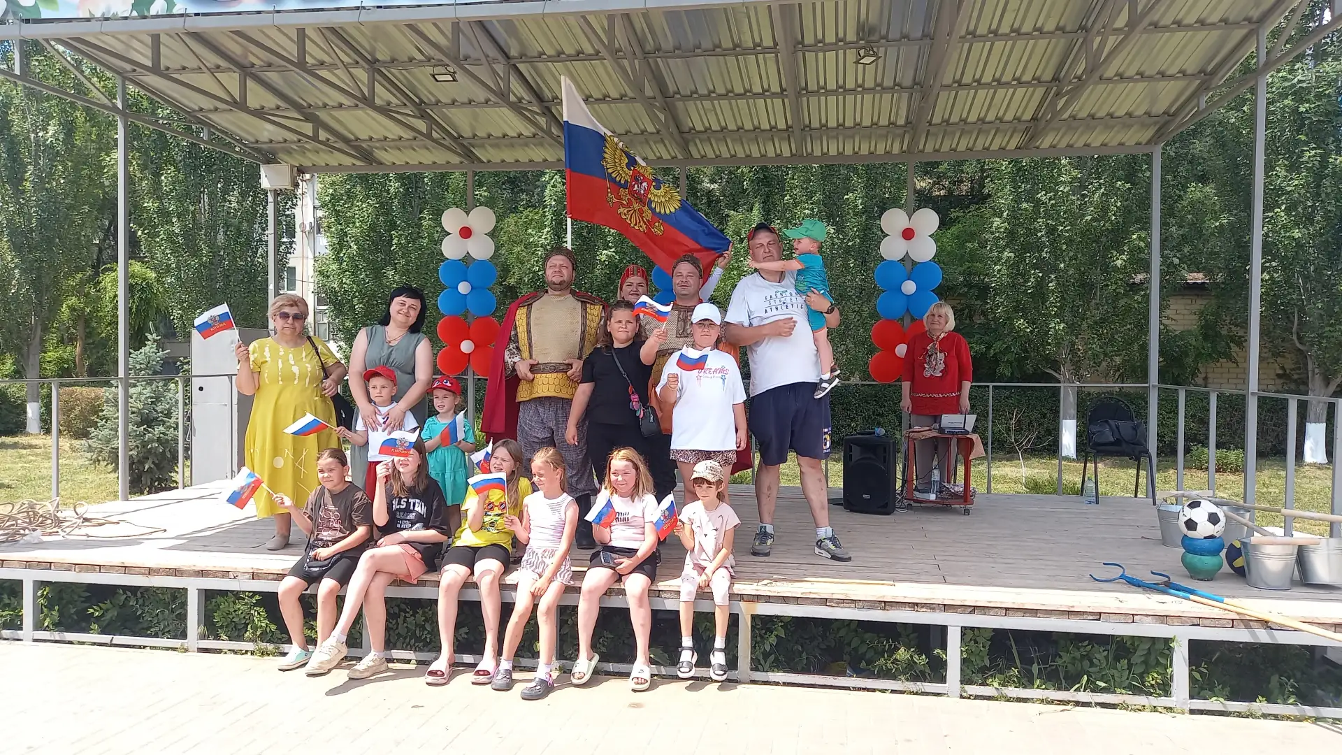 🇷🇺"Моя Родина - Россия!" – игровая программа в праздничный день на площадке "Центральная" для дете
