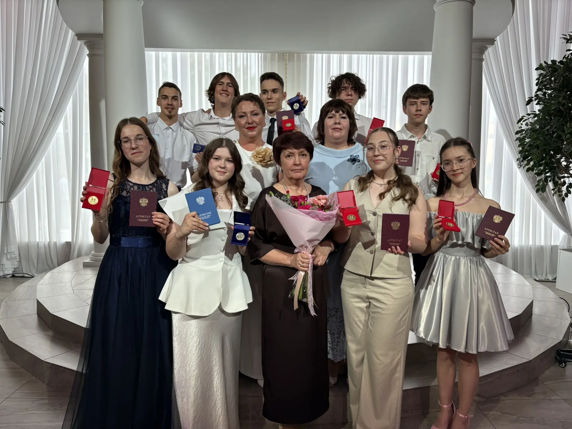 🎉 ДОРОГИЕ НАШИ ВЫПУСКНИКИ🎉

От лица всех педагогов и классных руководителей хотим сказать вам самы